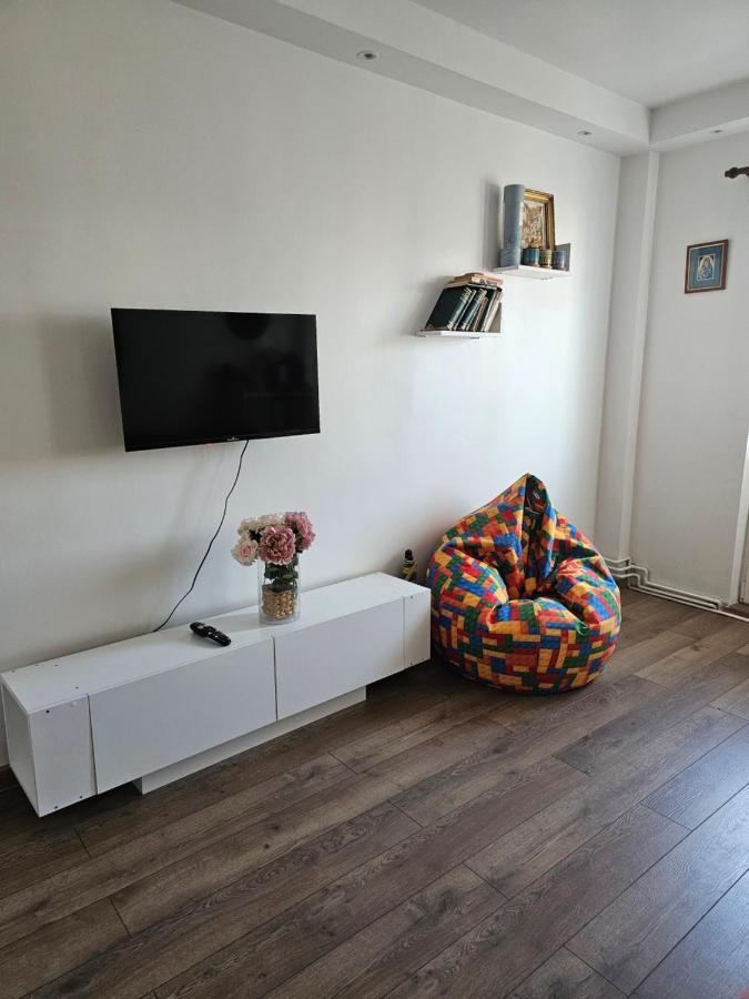Apartament Near The Park Two Rooms Bucarest Extérieur photo