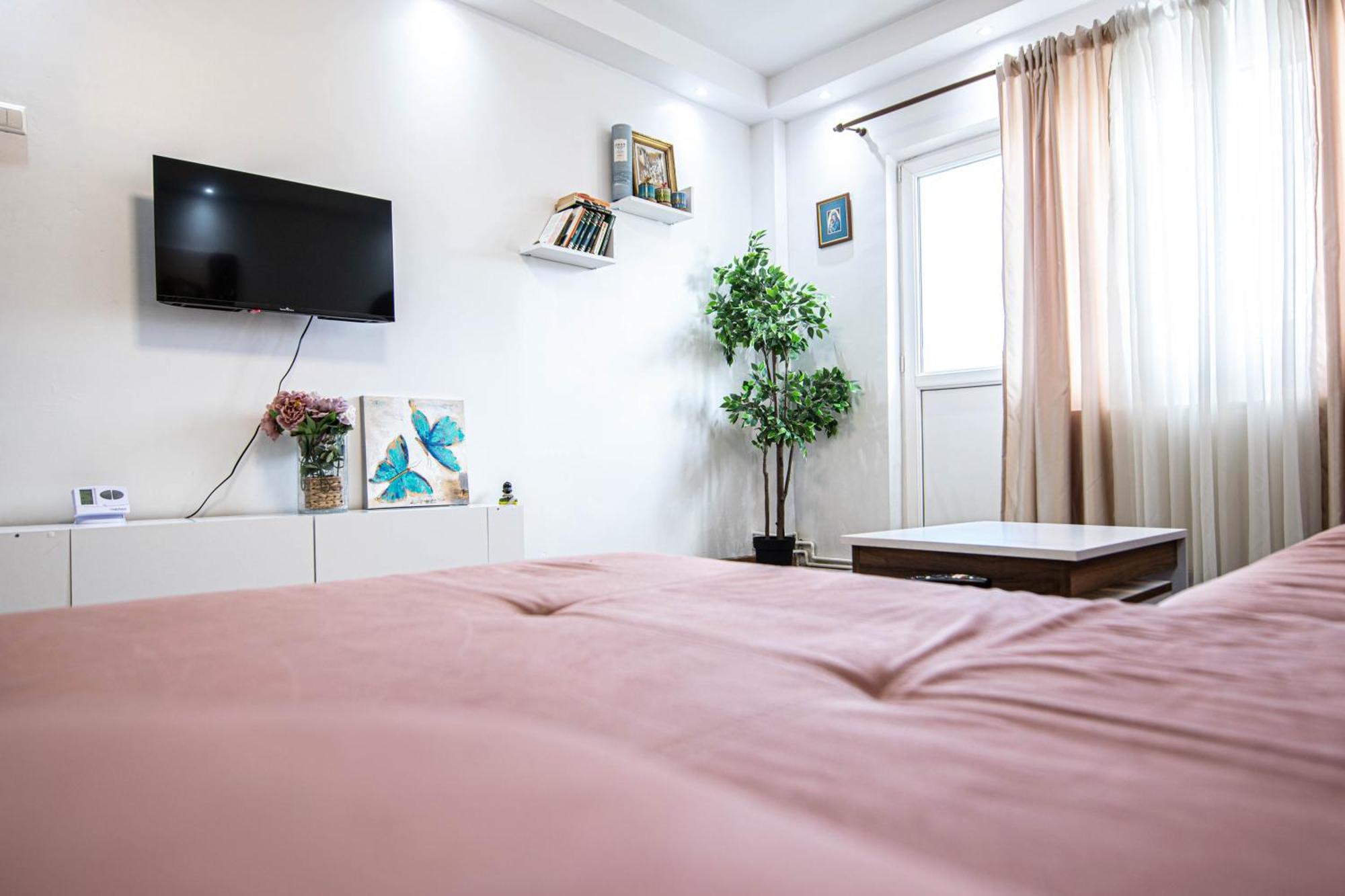 Apartament Near The Park Two Rooms Bucarest Extérieur photo