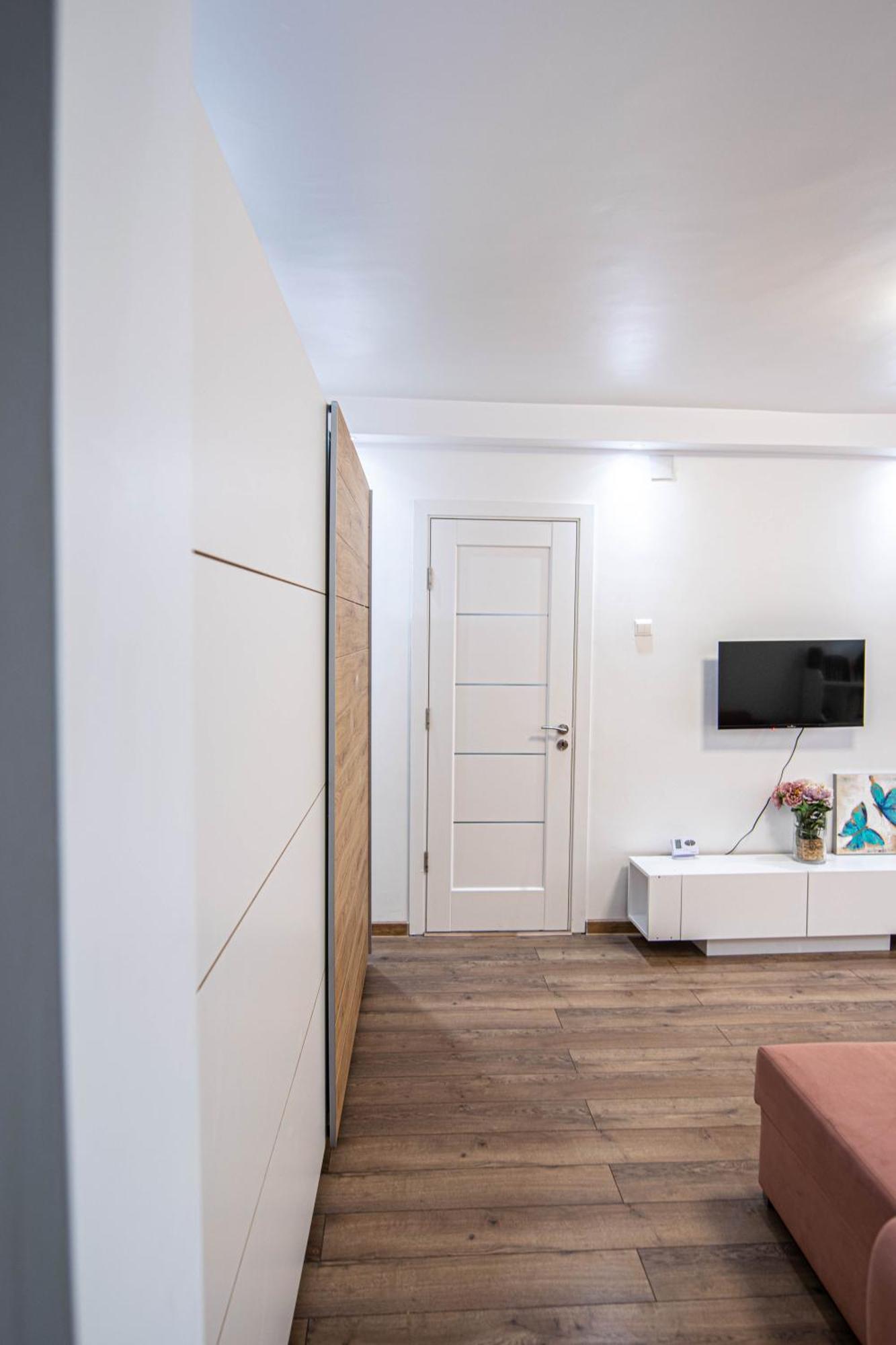 Apartament Near The Park Two Rooms Bucarest Extérieur photo
